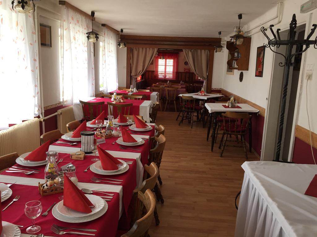 Hotel Gasthaus Luggwirt Gnesau Esterno foto